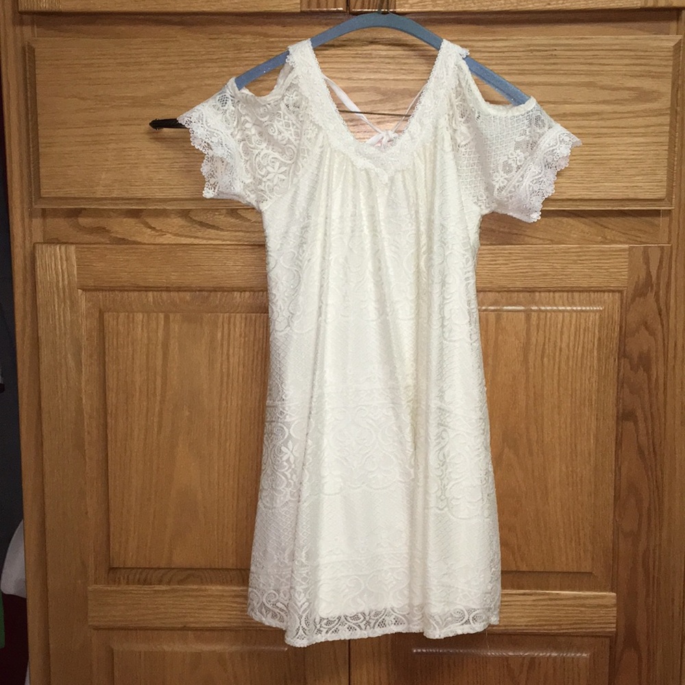 Girls lace dress